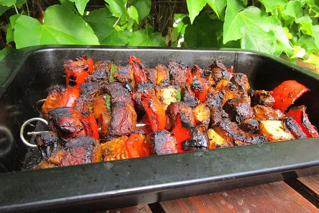 ga-sommerliche-gefluegel-gemuese-grillspiesse